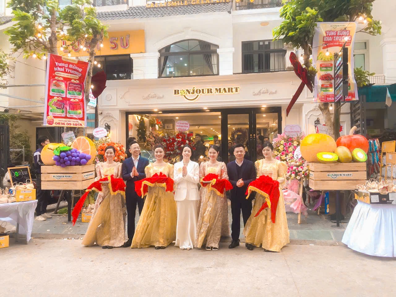 Bonjour Mart khai trương tại Geleximco - Lê Trọng Tấn: Điểm đến mua sắm chất lượng cho cuộc sống hiện đại Bonjour Mart khai trương tại Geleximco - Lê Trọng Tấn: Điểm đến mua sắm chất lượng cho cuộc sống hiện đại