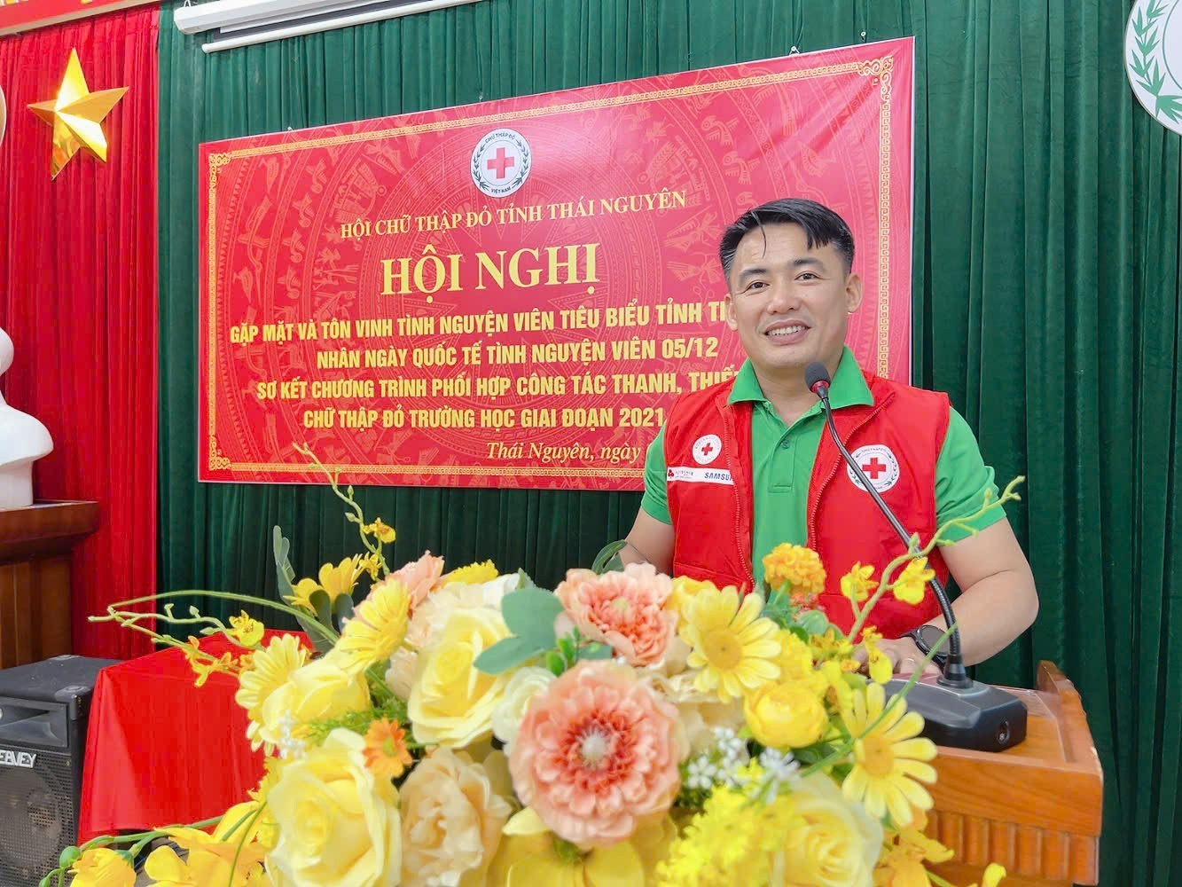 Bác sĩ Vũ Trọng Quỳnh là 1 trong 5 thành viên vinh dự được tuyên dương và chứng nhận của Chủ tịch Hội Chữ thập đỏ tỉnh Thái Nguyên Bác sĩ Vũ Trọng Quỳnh là 1 trong 5 thành viên vinh dự được tuyên dương và chứng nhận của Chủ tịch Hội Chữ thập đỏ tỉnh Thái Nguyên