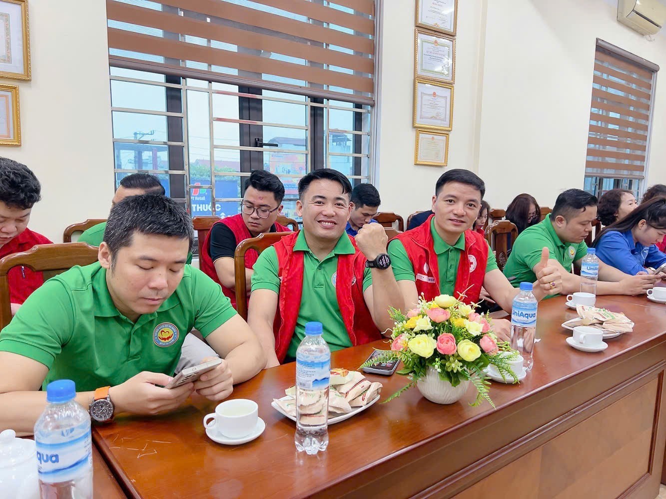 Bác sĩ Vũ Trọng Quỳnh là 1 trong 5 thành viên vinh dự được tuyên dương và chứng nhận của Chủ tịch Hội Chữ thập đỏ tỉnh Thái Nguyên Bác sĩ Vũ Trọng Quỳnh là 1 trong 5 thành viên vinh dự được tuyên dương và chứng nhận của Chủ tịch Hội Chữ thập đỏ tỉnh Thái Nguyên