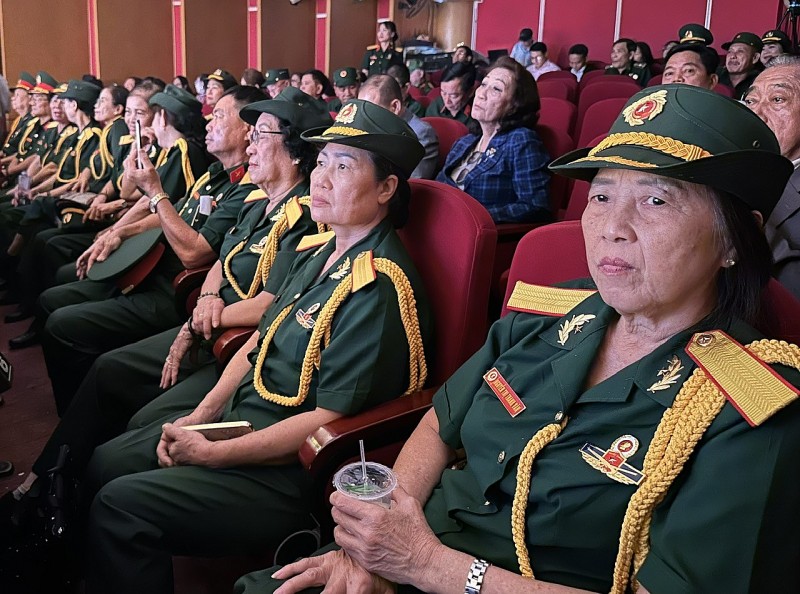 Các cựu chiến binh tham dự buổi lễ. Các cựu chiến binh tham dự buổi lễ.