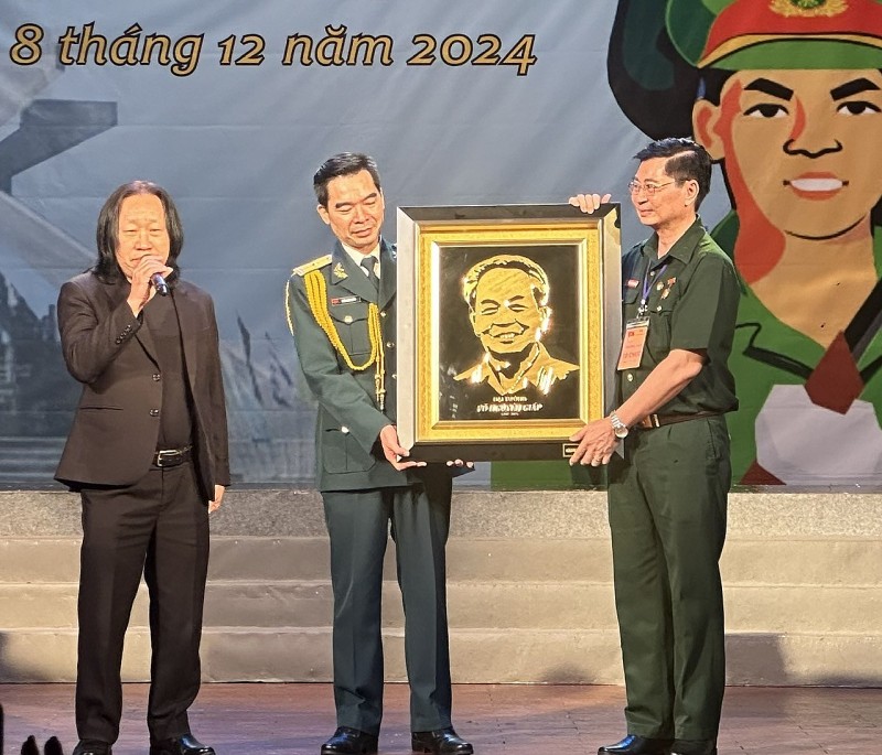 “CLB TRÁI TIM NGƯỜI LÍNH MIỀN TÂY” TỔ CHỨC LỄ KỶ NIỆM 80 NĂM NGÀY THÀNH LẬP QUÂN ĐỘI NHÂN DÂN VIỆT NAM (22/12/1944 – 22/12/2024) “CLB Trái tim người lính miền Tây” tổ chức lễ kỷ niệm 80 năm ngày thành lập Quân Đội Nhân Dân Việt Nam (22/12/1944 - 22/12/2024)