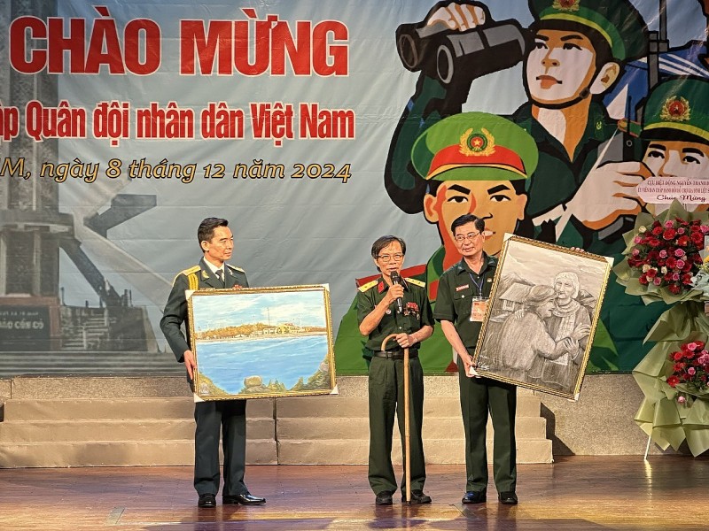 “CLB TRÁI TIM NGƯỜI LÍNH MIỀN TÂY” TỔ CHỨC LỄ KỶ NIỆM 80 NĂM NGÀY THÀNH LẬP QUÂN ĐỘI NHÂN DÂN VIỆT NAM (22/12/1944 – 22/12/2024) “CLB Trái tim người lính miền Tây” tổ chức lễ kỷ niệm 80 năm ngày thành lập Quân Đội Nhân Dân Việt Nam (22/12/1944 - 22/12/2024)