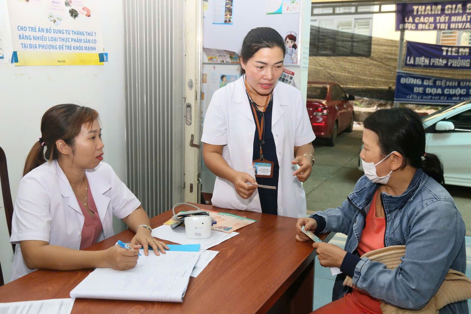 Trạm y tế xã Hòa Khánh quan tâm chăm sóc sức khỏe cho người cao tuổi Trạm y tế xã Hòa Khánh quan tâm chăm sóc sức khỏe cho người cao tuổi