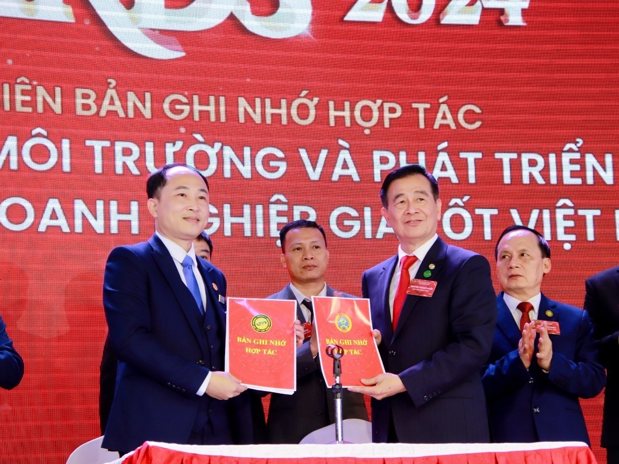 Viện Pháp luật về môi trường và PT bền vững ký kết hợp tác với Cộng đồng Giá tốt Việt Nam