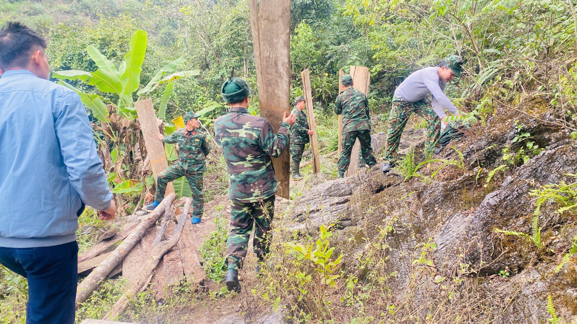 Tô thắm hình ảnh “Bộ đội Cụ Hồ” ở cực Bắc Tổ Quốc.