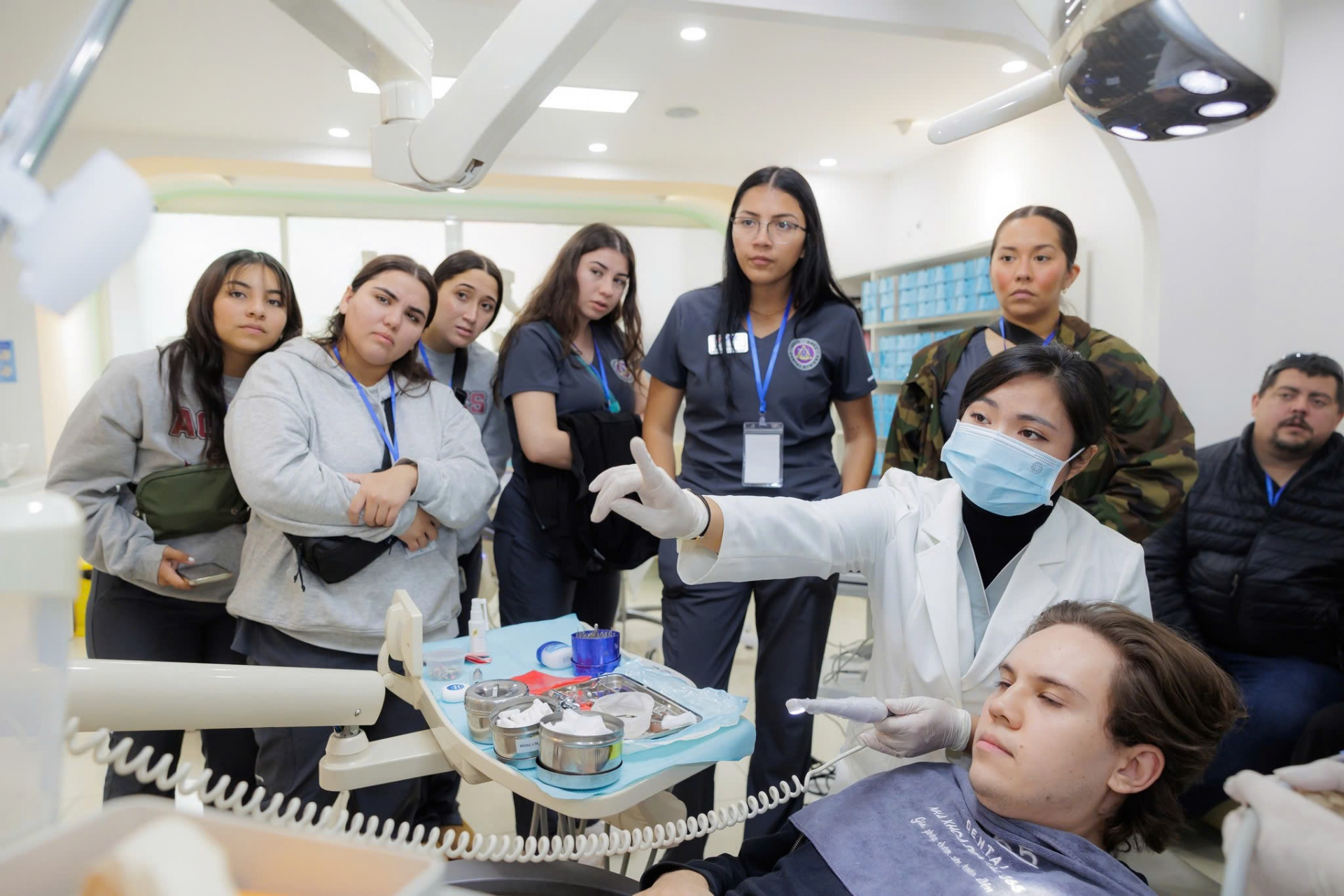 Nha khoa Dental 365 chào đón đoàn Đại học New Mexico, thắt chặt hợp tác quốc tế trong lĩnh vực nha khoa