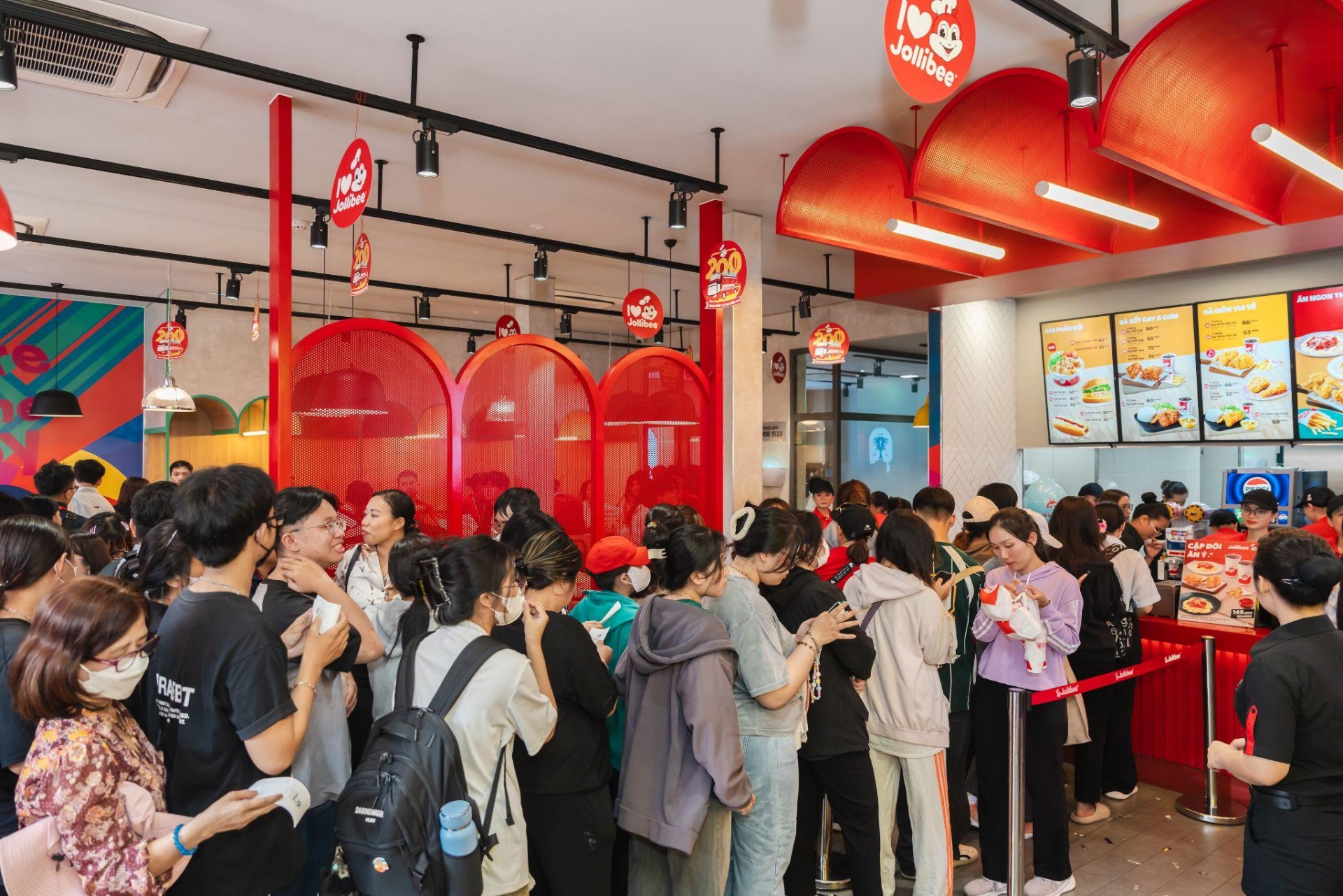 Jollibee hướng đến mục tiêu trở thành Chuỗi nhà hàng thức ăn nhanh được yêu thích nhất Việt Nam