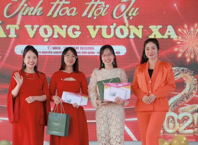 Gala "Nữ hoàng Giọng nói 2024": Tôn vinh những giọng nói truyền cảm hứng cho cộng đồng