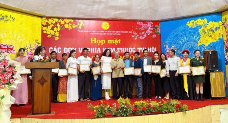 Văn phòng Đại diện Hội Giáo dục chăm sóc sức khỏe cộng đồng Việt Nam tại TP.HCM tổ chức 
Họp mặt tổng kết năm 2024 và tất niên mừng Xuân Ất Tỵ 2025