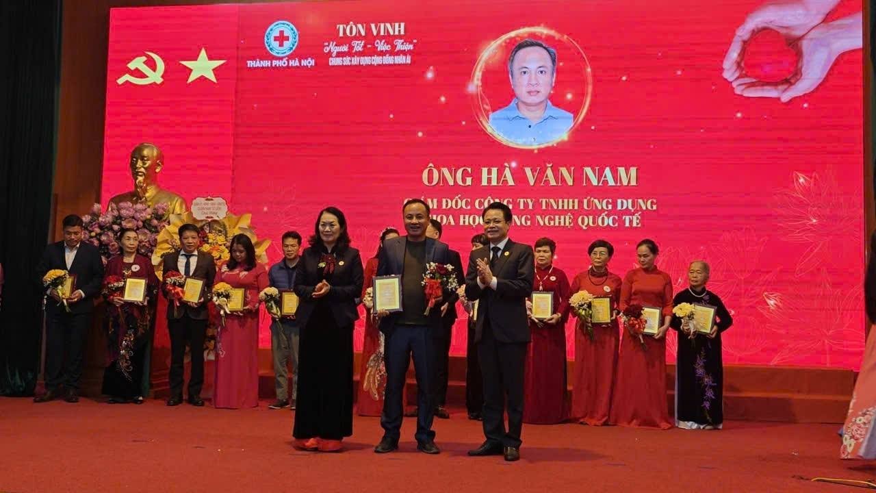 Ông Hà Văn Nam vinh dự được vinh danh tấm gương “Người tốt, việc thiện” năm 2024