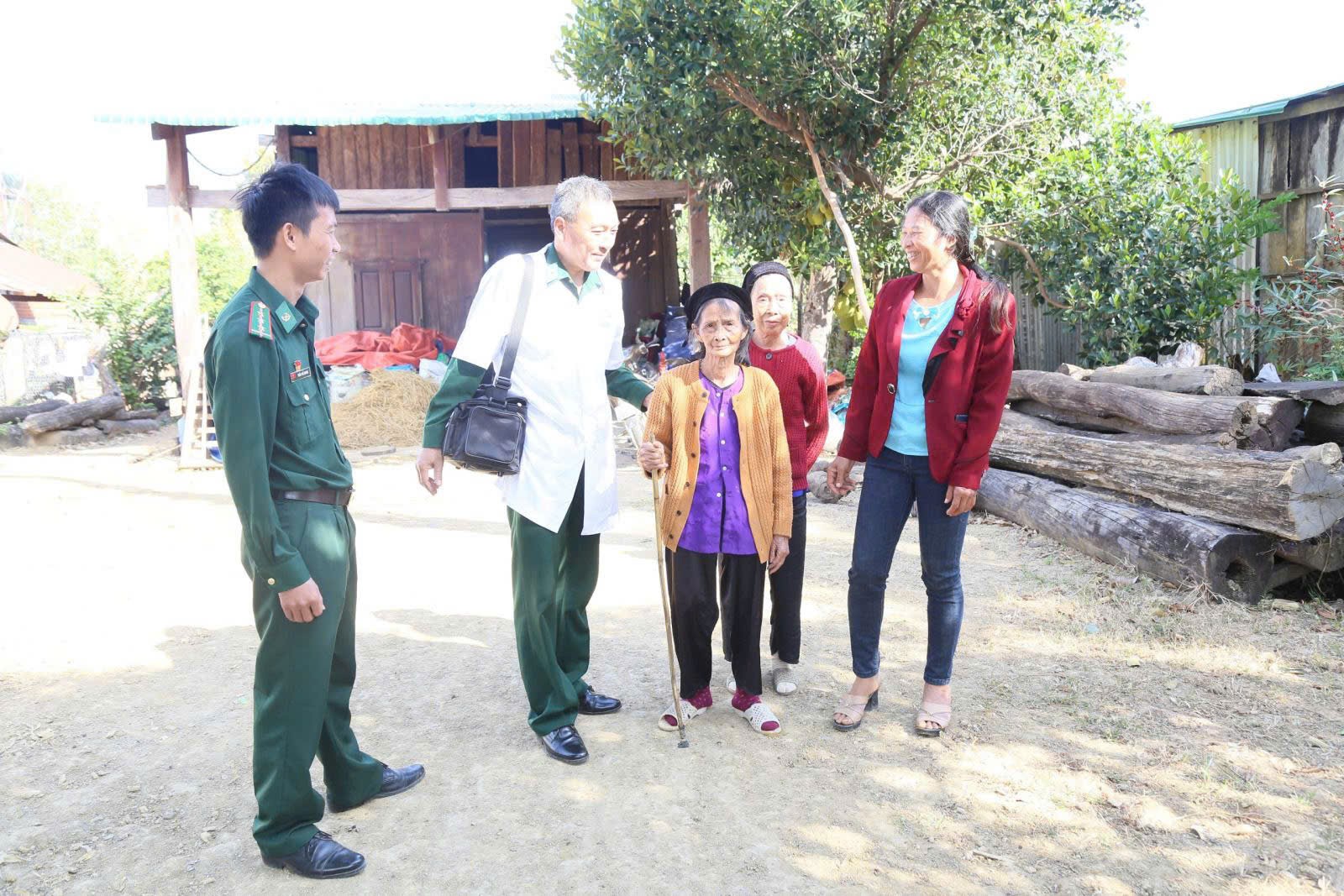 Phòng khám Quân - Dân y xã Ia Rvê: Mang sức khỏe tới cho người dân vùng biên giới