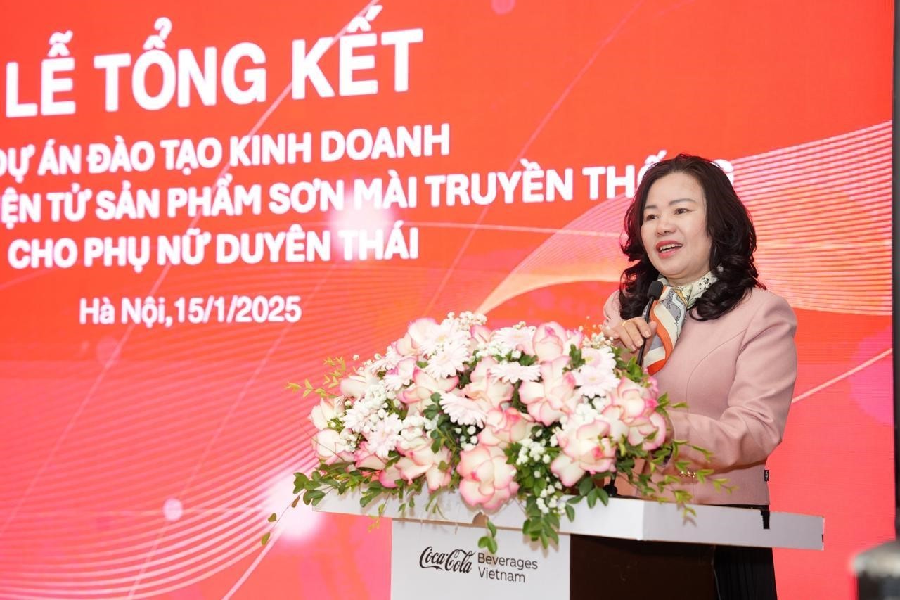 Công ty Coca-Cola Việt Nam đưa thương mại điện tử đến với làng nghề sơn mài Hạ Thái thông qua dự án EKOART