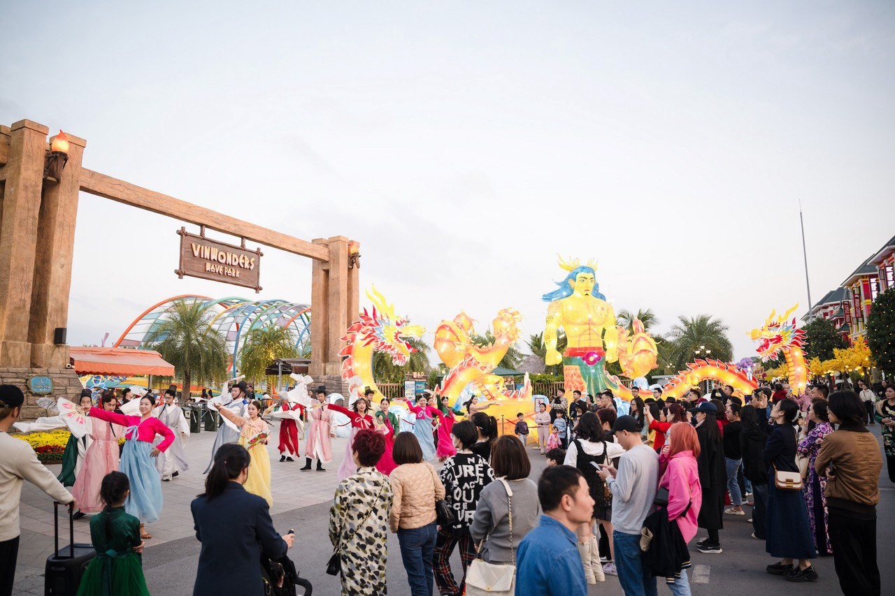 Cầu may đầu năm, đâu là nơi nhất định phải tới?