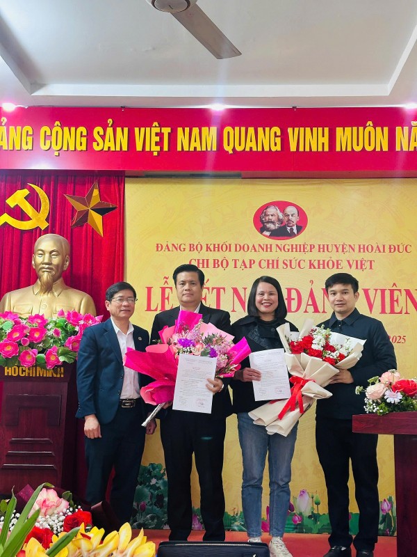 Chi bộ Tạp chí Sức khỏe Việt tổ chức Lễ kết nạp cho 02 Đảng viên mới Chi bộ Tạp chí Sức khỏe Việt tổ chức Lễ kết nạp cho 02 Đảng viên mới