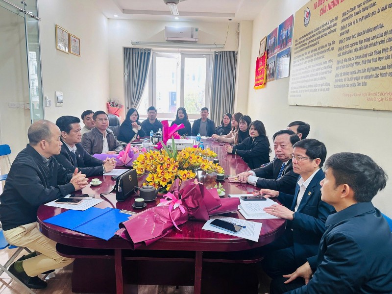 Chi bộ Tạp chí Sức khỏe Việt tổ chức Lễ kết nạp cho 02 Đảng viên mới Chi bộ Tạp chí Sức khỏe Việt tổ chức Lễ kết nạp cho 02 Đảng viên mới