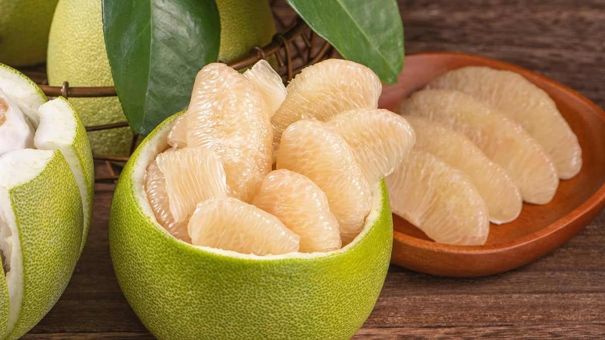 Khám phá bí quyết làm đẹp và chăm sóc sức khỏe từ vỏ bưởi Khám phá bí quyết làm đẹp và chăm sóc sức khỏe từ vỏ bưởi