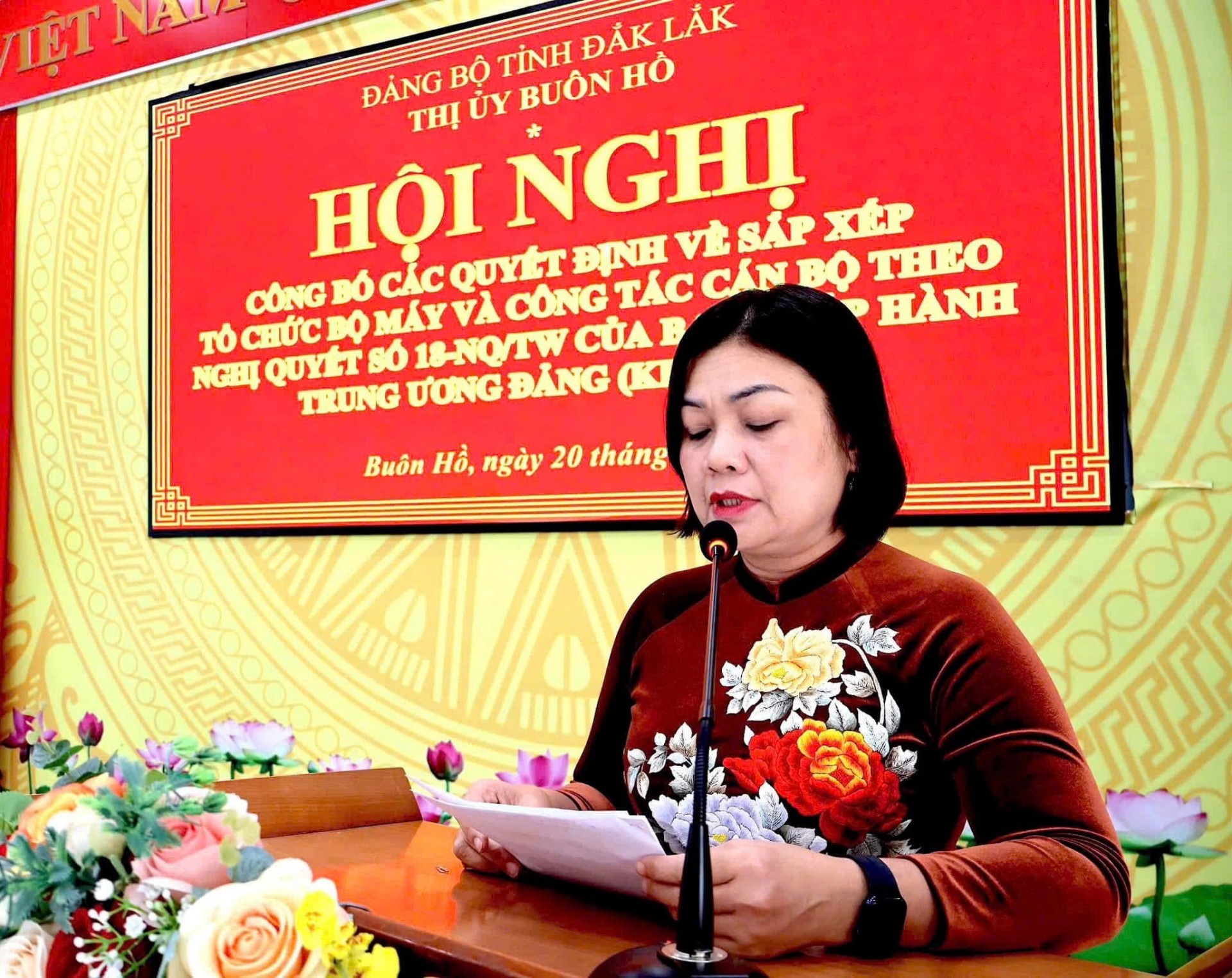 Thị uỷ Buôn Hồ công bố các quyết định về việc sắp xếp bộ máy và công tác cán bộ