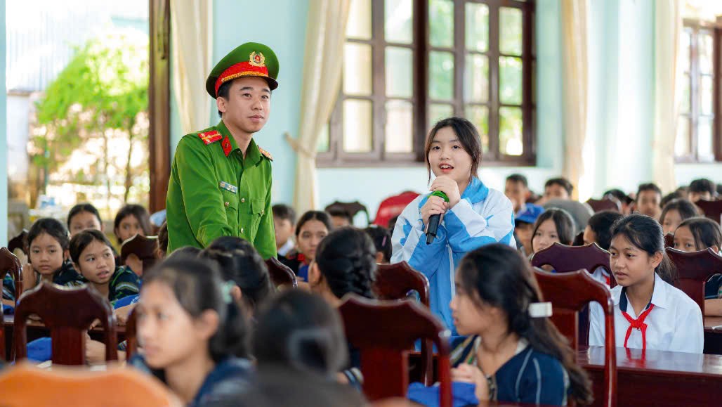 Lâm Đồng: Ngăn chặn thuốc lá, thuốc lá điện tử xâm nhập vào trường học Lâm Đồng: Ngăn chặn thuốc lá, thuốc lá điện tử xâm nhập vào trường học