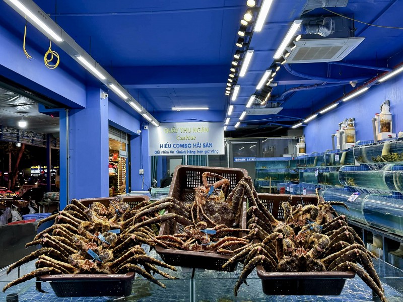 Lễ hội Tôm hùm đầu tiên tại miền Bắc – Đại tiệc hải sản có “1-0-2” Lễ hội Tôm hùm đầu tiên tại miền Bắc – Đại tiệc hải sản có “1-0-2”