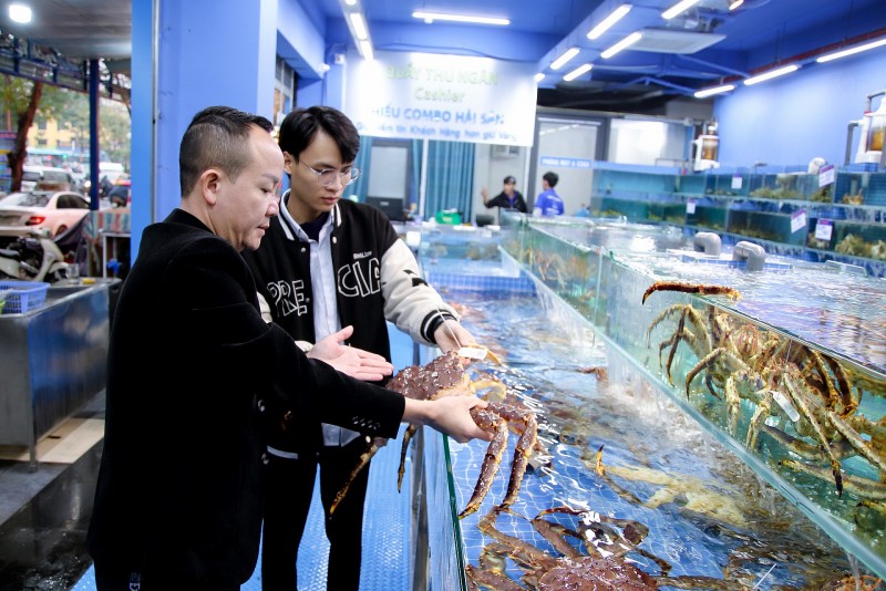 Lễ hội Tôm hùm đầu tiên tại miền Bắc – Đại tiệc hải sản có “1-0-2” Lễ hội Tôm hùm đầu tiên tại miền Bắc – Đại tiệc hải sản có “1-0-2”