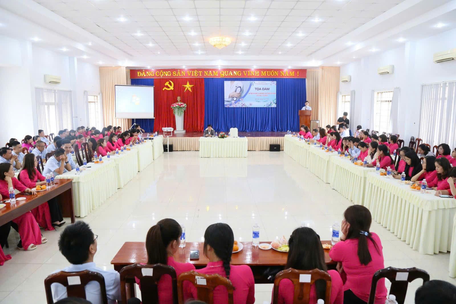 Tổ chức tọa đàm kỷ niệm 70 năm ngày Thầy thuốc Việt Nam (27/02/1955- 27/02/2025)