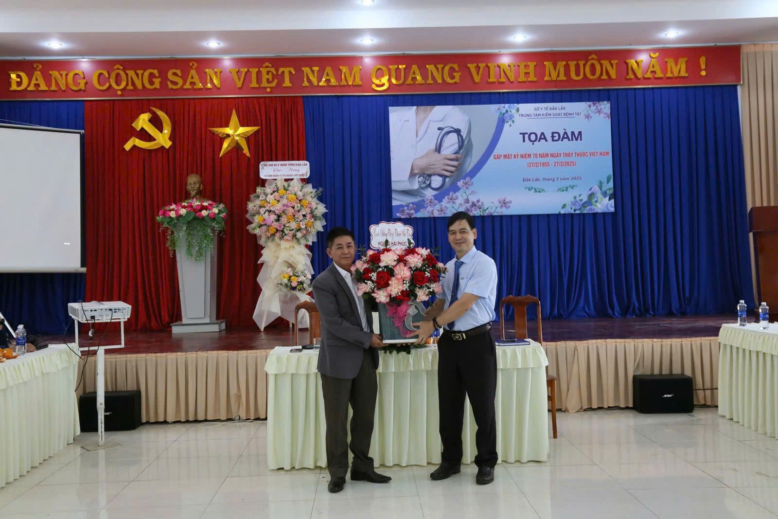 Tổ chức tọa đàm kỷ niệm 70 năm ngày Thầy thuốc Việt Nam (27/02/1955- 27/02/2025)