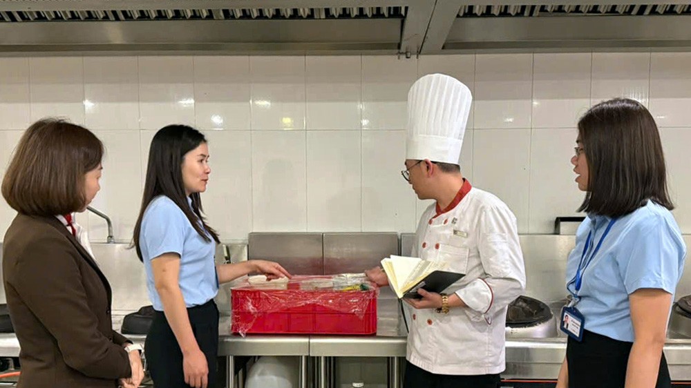 Lâm Đồng: Phát hiện 165 cơ sở vi phạm về an toàn thực phẩm dịp Tết Nguyên đán Lâm Đồng: Phát hiện 165 cơ sở vi phạm về an toàn thực phẩm dịp Tết Nguyên đán