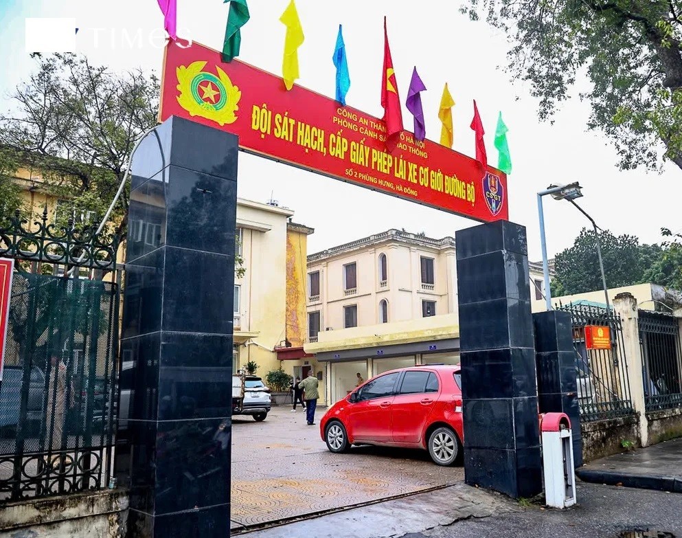 Hà Nội: Thủ tục cấp đổi giấy phép lái xe nhanh gọn, người dân hài lòng