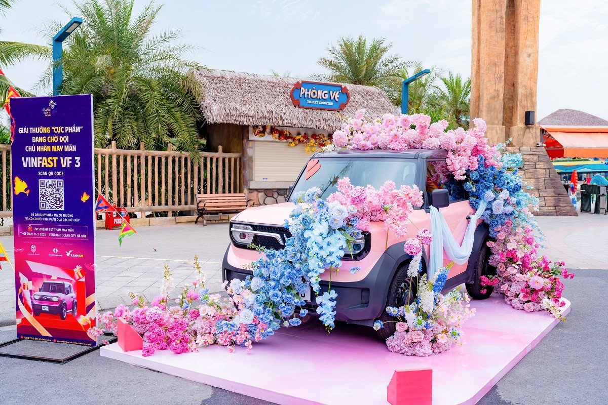 Đón 8/3 với combo quà tặng “siêu độc, siêu đỉnh” chỉ có tại Lễ hội Ánh sáng phương Đông