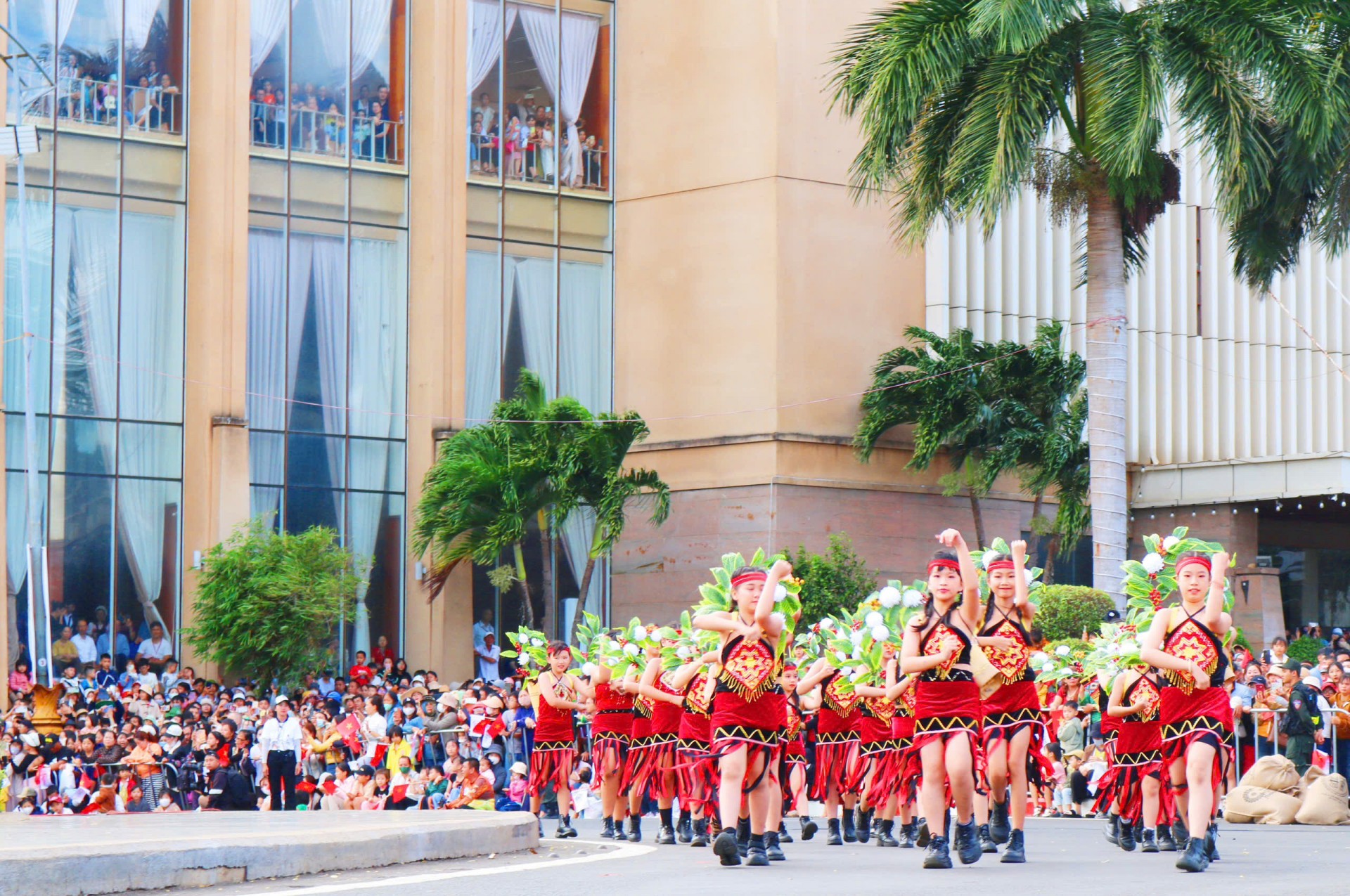 Lễ hội đường phố, nét đẹp đặc trưng văn hoá của vùng đất, con người Tây Nguyên