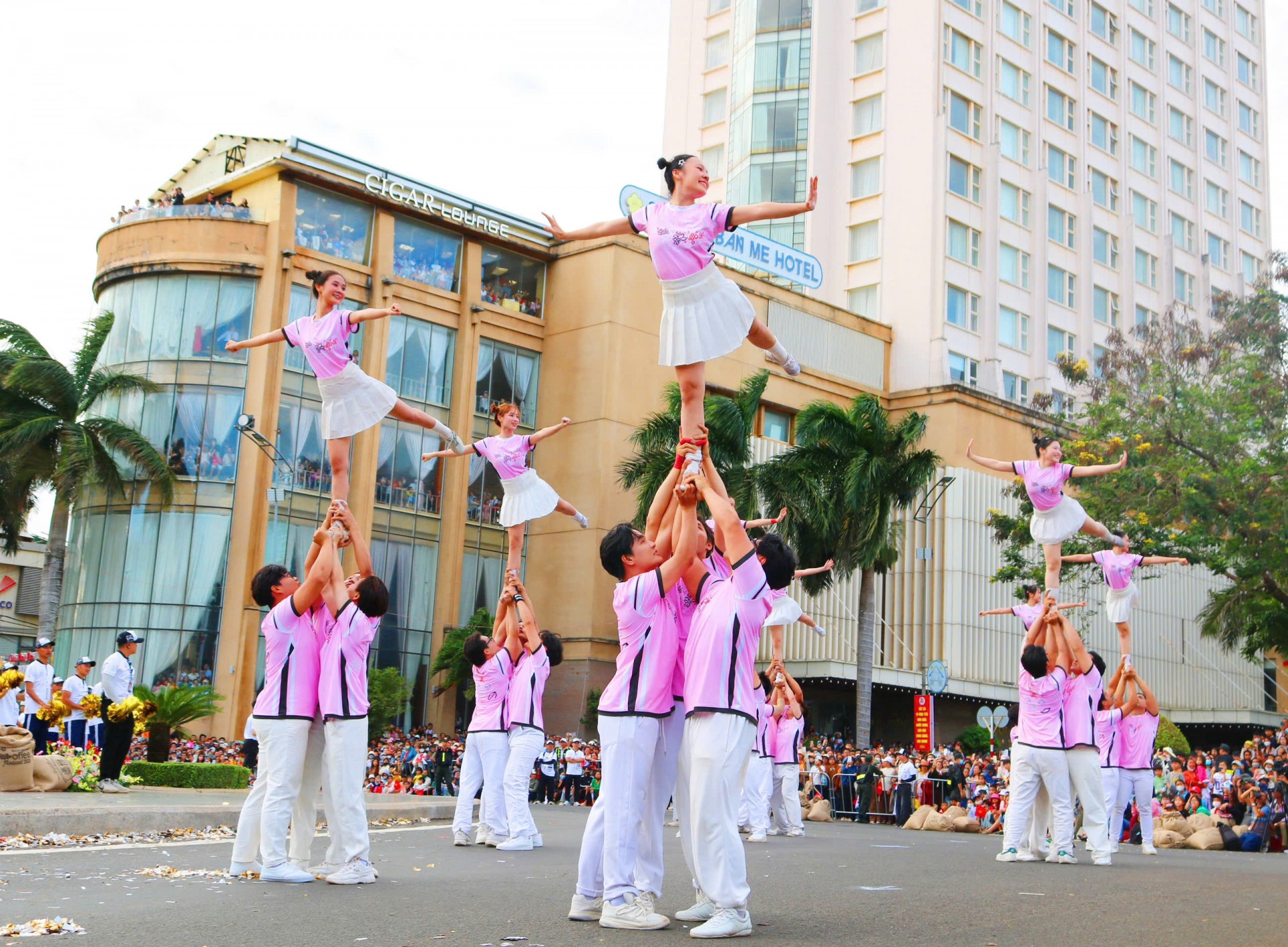 Lễ hội đường phố, nét đẹp đặc trưng văn hoá của vùng đất, con người Tây Nguyên