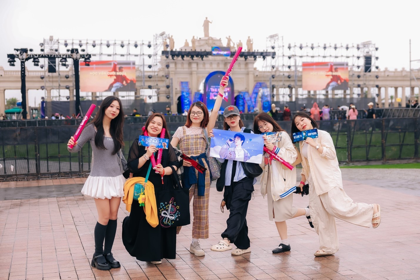 Đếm ngược Road to 8WONDER: Dàn sao và fan đã sẵn sàng “quẩy bay nóc”