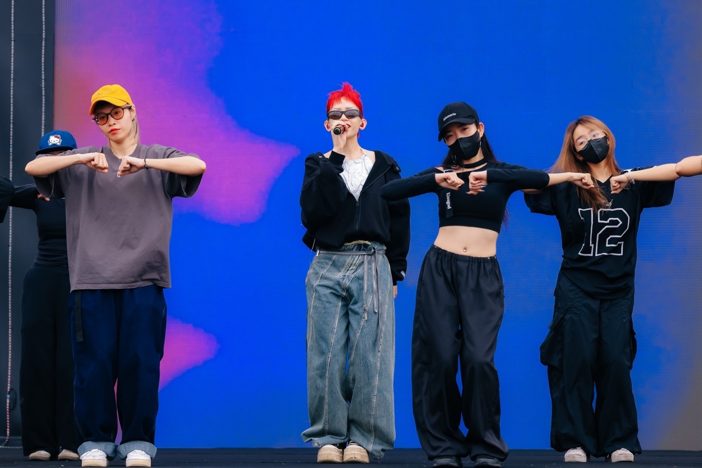 Đếm ngược Road to 8WONDER: Dàn sao và fan đã sẵn sàng “quẩy bay nóc”