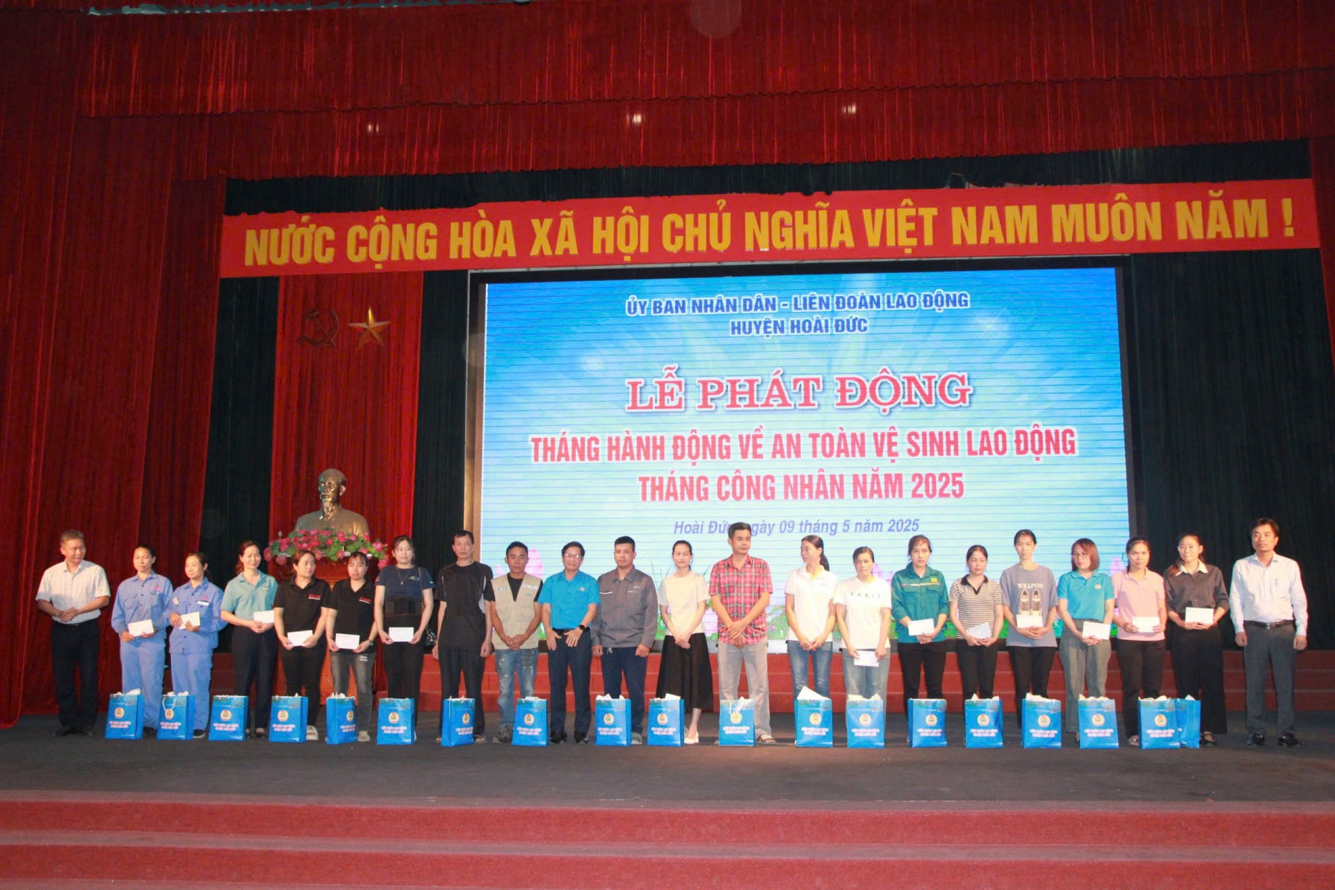 LĐLĐ huyện Hoài Đức (Hà Nội): Phát động Tháng hành động về An toàn   Vệ sinh lao động và Tháng Công nhân năm 2025