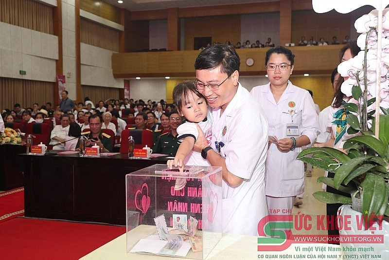 Giai điệu yêu thương giữa lòng Bệnh viện Quân y 354: “Mang âm nhạc đến Bệnh viện” số 220 chạm tới trái tim