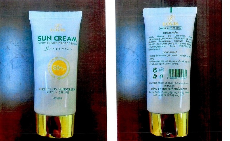 Đình chỉ lưu hành, thu hồi toàn quốc hai loại kem chống nắng giả: Kem chống nắng Vitamin C và Sun Cream. Đình chỉ lưu hành, thu hồi toàn quốc hai loại kem chống nắng giả: Kem chống nắng Vitamin C và Sun Cream.