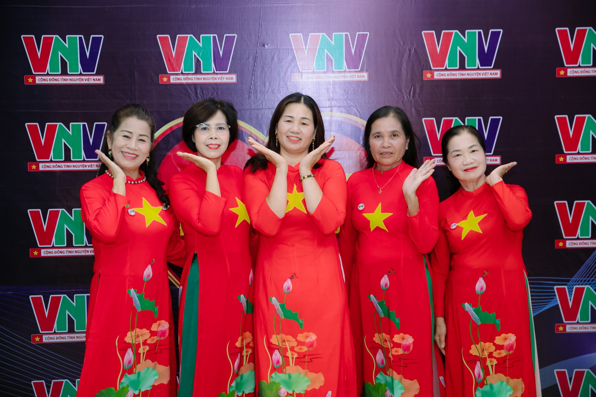 VNV kỷ niệm 8 năm: hành trình lan tỏa yêu thương trên khắp dải đất hình chữ S VNV kỷ niệm 8 năm: hành trình lan tỏa yêu thương trên khắp dải đất hình chữ S