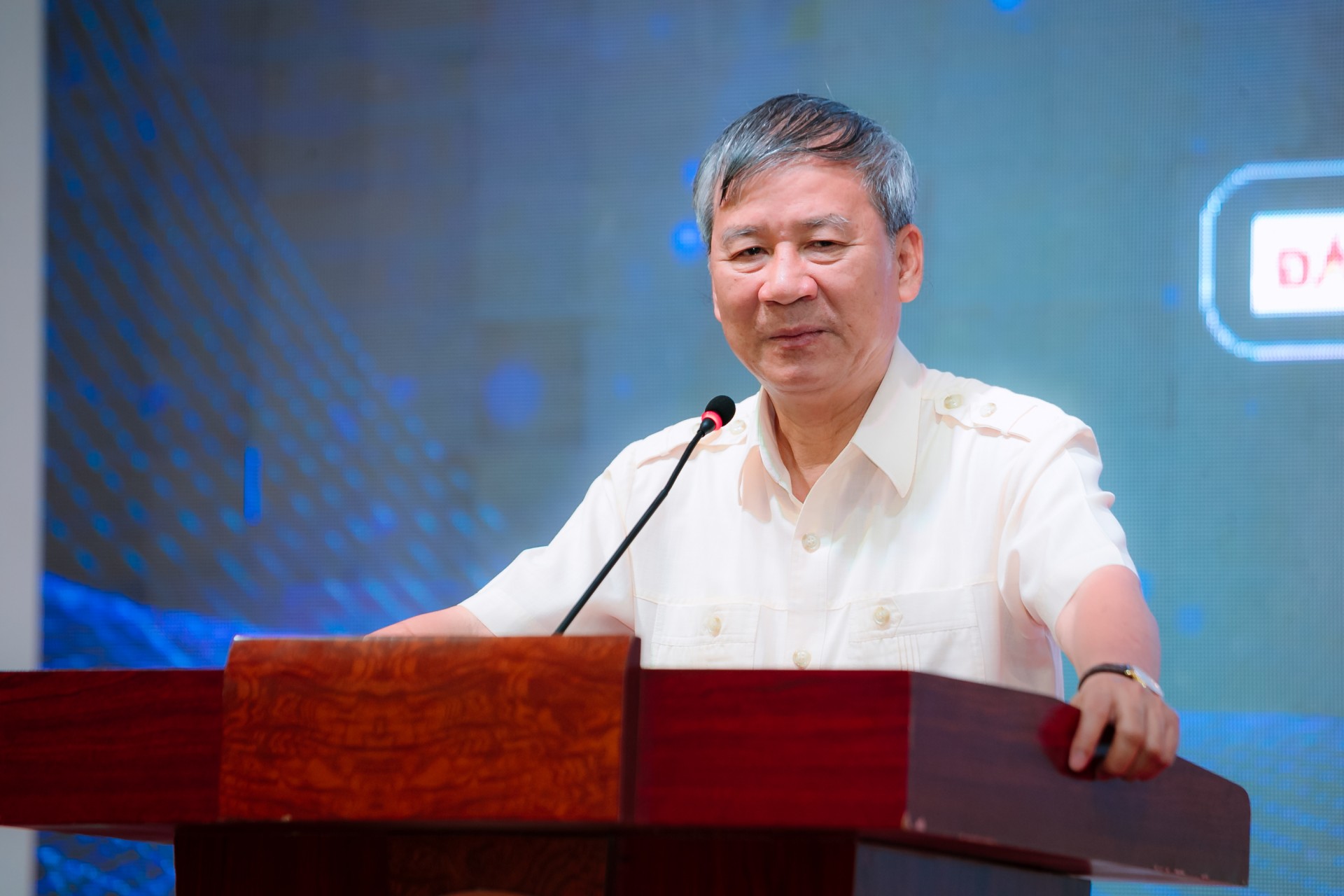 VNV kỷ niệm 8 năm: hành trình lan tỏa yêu thương trên khắp dải đất hình chữ S VNV kỷ niệm 8 năm: hành trình lan tỏa yêu thương trên khắp dải đất hình chữ S