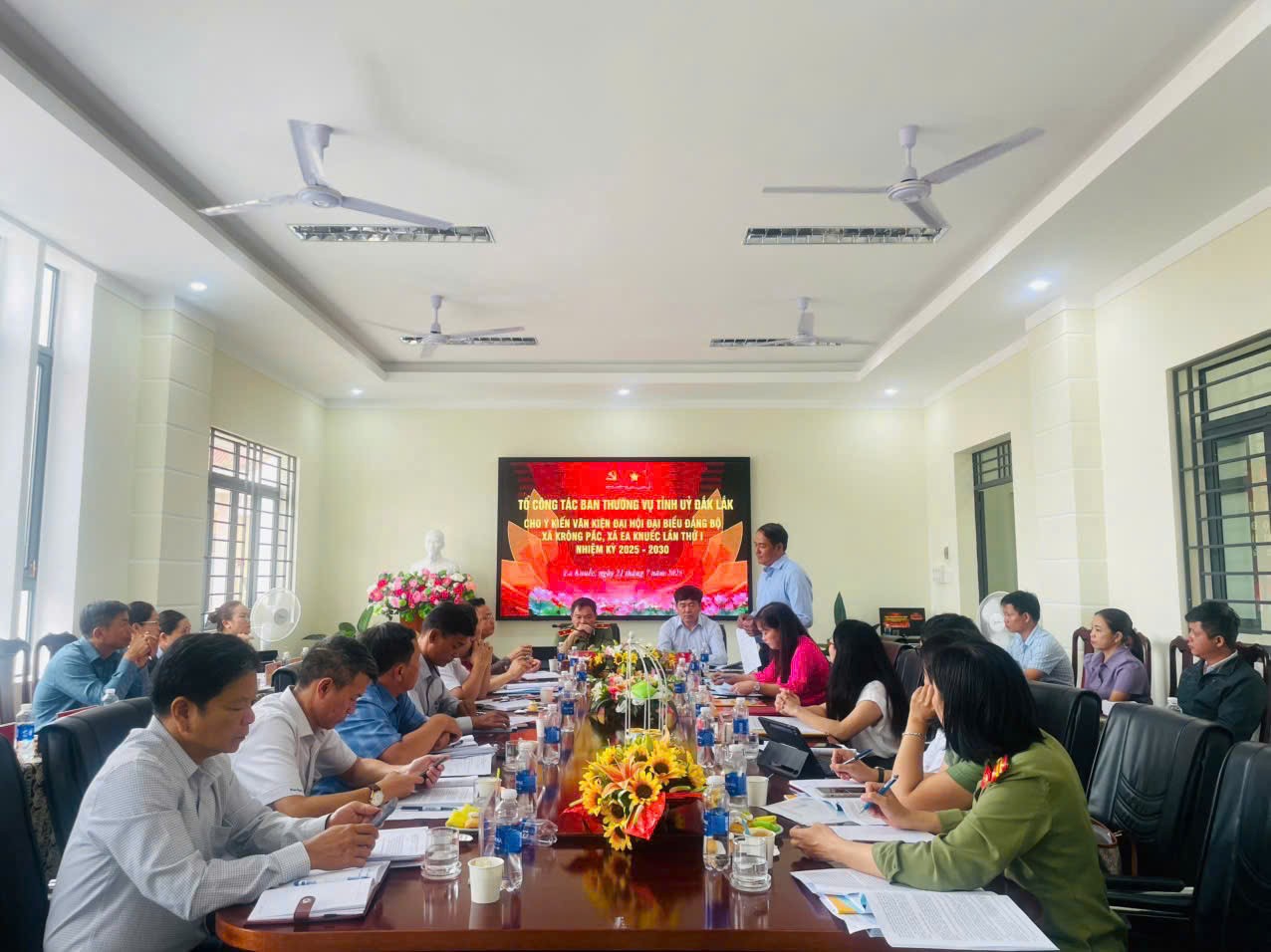 Đắk Lắk: Ban thường vụ tỉnh uỷ làm việc với Đảng uỷ xã Ea Knuếc Đắk Lắk: Ban thường vụ tỉnh uỷ làm việc với Đảng uỷ xã Ea Knuếc