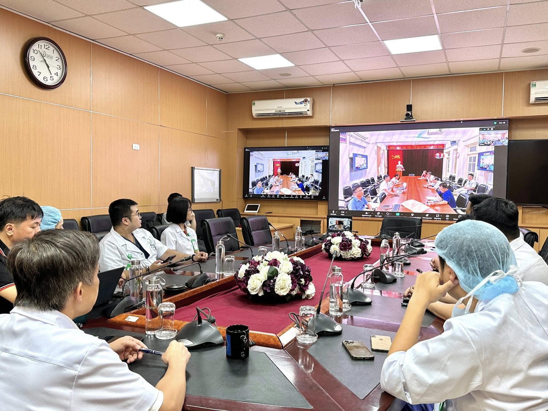 Sập cầu treo ở Điện Biên: 3 người đa chấn thương, Bệnh viện Việt Đức hội chẩn từ xa cấp cứu