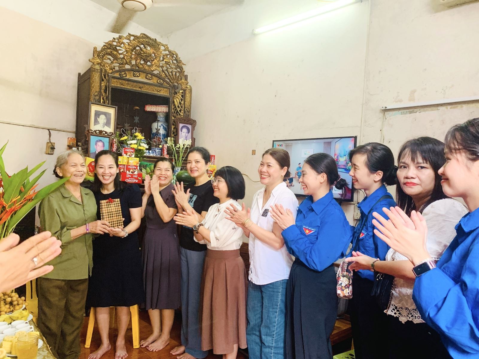 Trường Mầm non Sao Mai tri ân các gia đình có công với cách mạng