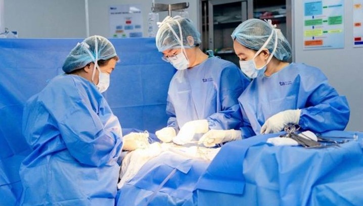 Tự dùng hormone chuyển giới thành nam, bệnh nhân gặp biến chứng nguy hiểm