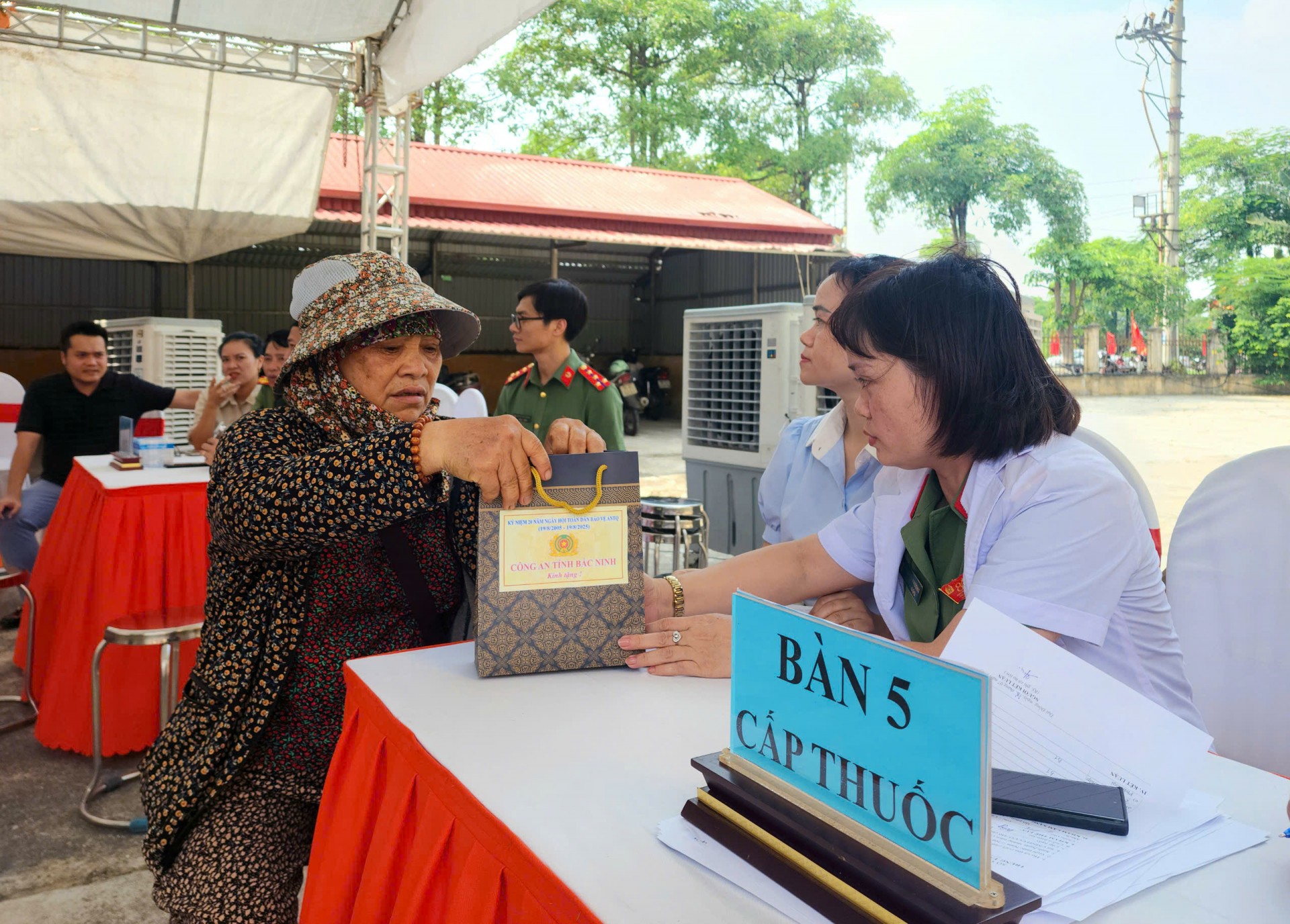 Ngày hội toàn dân bảo vệ ANTQ tại Đại Đồng, Bắc Ninh: Lan tỏa tinh thần đoàn kết, vững chắc an ninh cơ sở Ngày hội toàn dân bảo vệ ANTQ tại Đại Đồng, Bắc Ninh: Lan tỏa tinh thần đoàn kết, vững chắc an ninh cơ sở