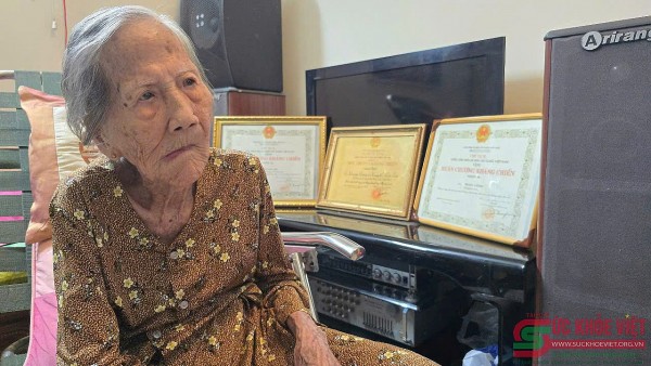 Cà Mau: " 93 tuổi" “Cô giao liên” Tiểu đoàn anh hùng 307 thắng kiện UBND huyện, giành lại đất tổ tiên - "căn cứ xanh" cách mạng