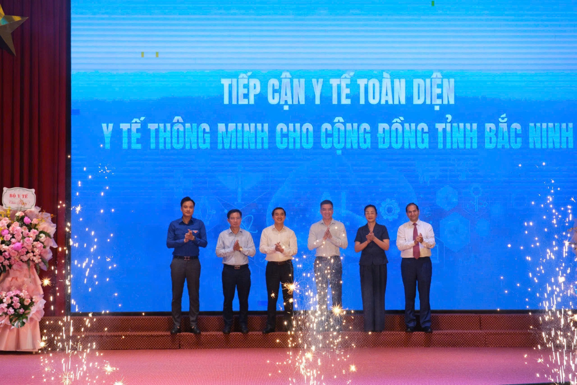 "Đưa khám sức khỏe định kỳ toàn dân thành mục tiêu quốc gia"