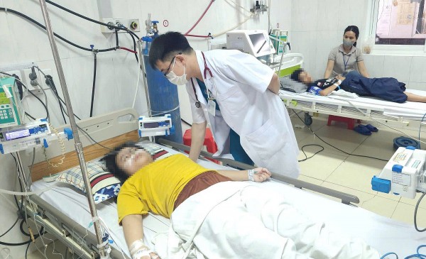 Sốt xuất huyết ở trẻ: Cần theo dõi sát sao đề phòng chuyển biến nặng