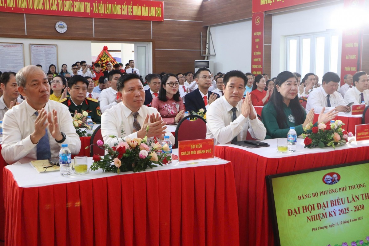 Phường Phú Thượng tổ chức Đại hội đại biểu Đảng bộ lần thứ I: Hướng tới “điểm sáng” về không gian sống và văn hóa của Thủ đô Phường Phú Thượng tổ chức Đại hội đại biểu Đảng bộ lần thứ I: Hướng tới “điểm sáng” về không gian sống và văn hóa của Thủ đô