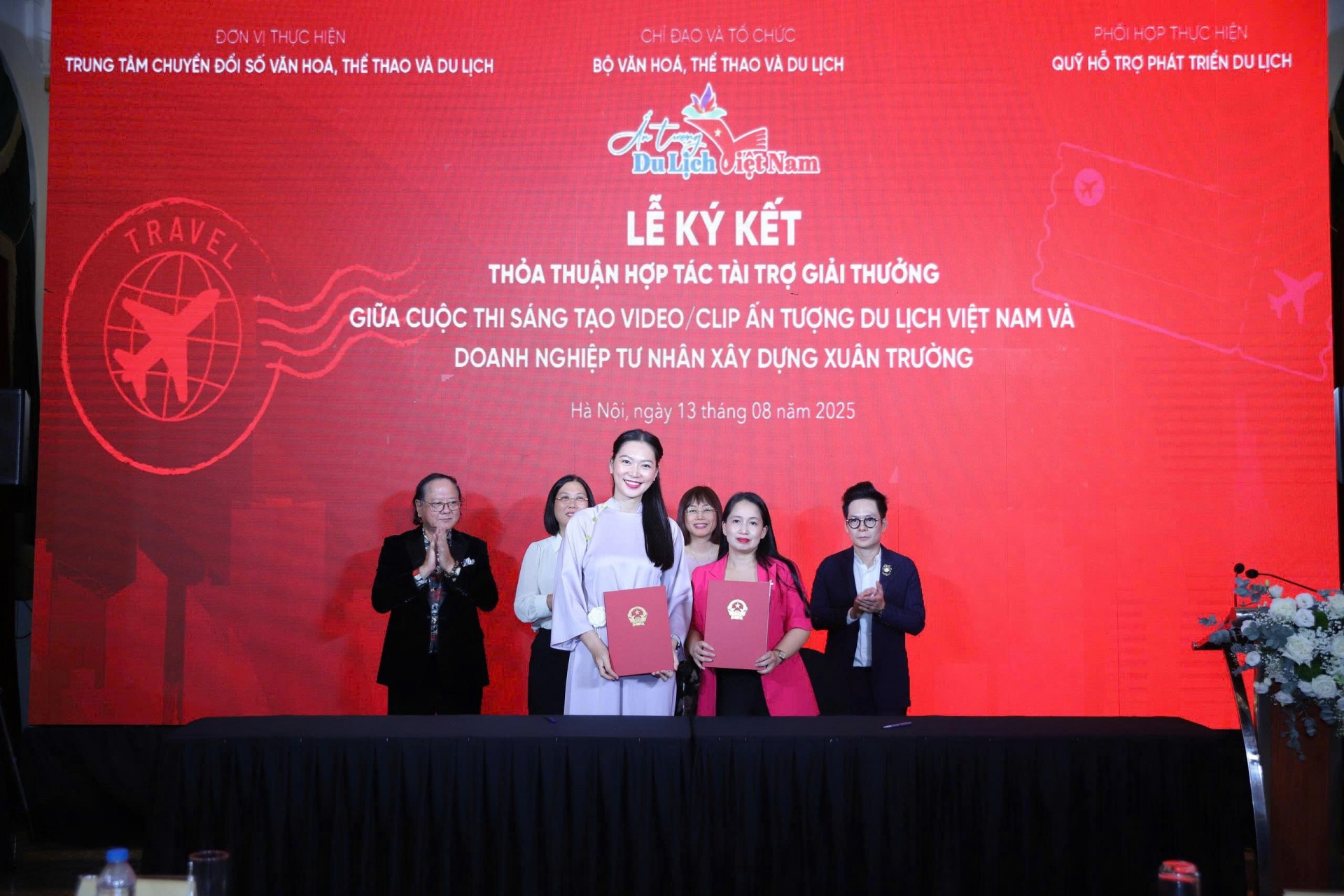 Cuộc thi sáng tạo video/clip “Ấn tượng du lịch Việt Nam”: Hứa hẹn điểm gặp của những tài năng trong cộng đồng Cuộc thi sáng tạo video/clip “Ấn tượng du lịch Việt Nam”: Hứa hẹn điểm gặp của những tài năng trong cộng đồng