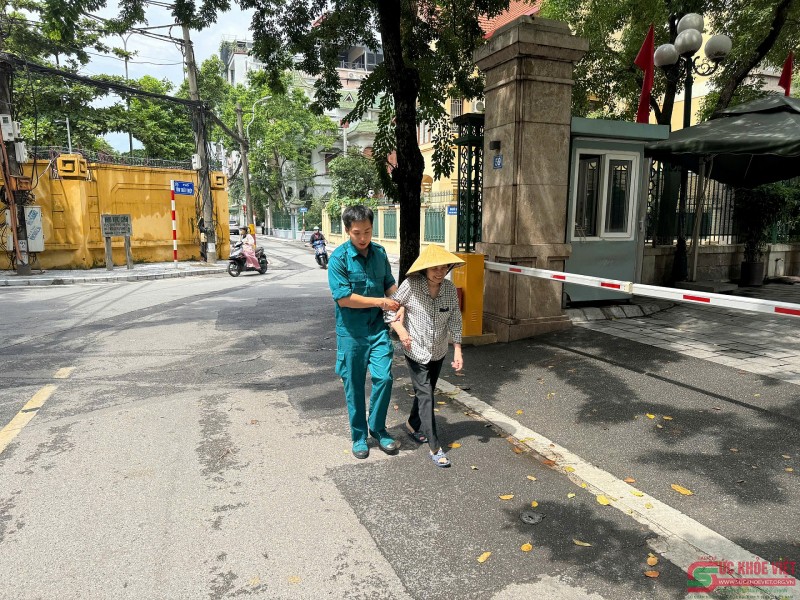 Phường Hoàn Kiếm: Sáng tạo, đẩy nhanh tiến độ cấp đổi thẻ đảng viên