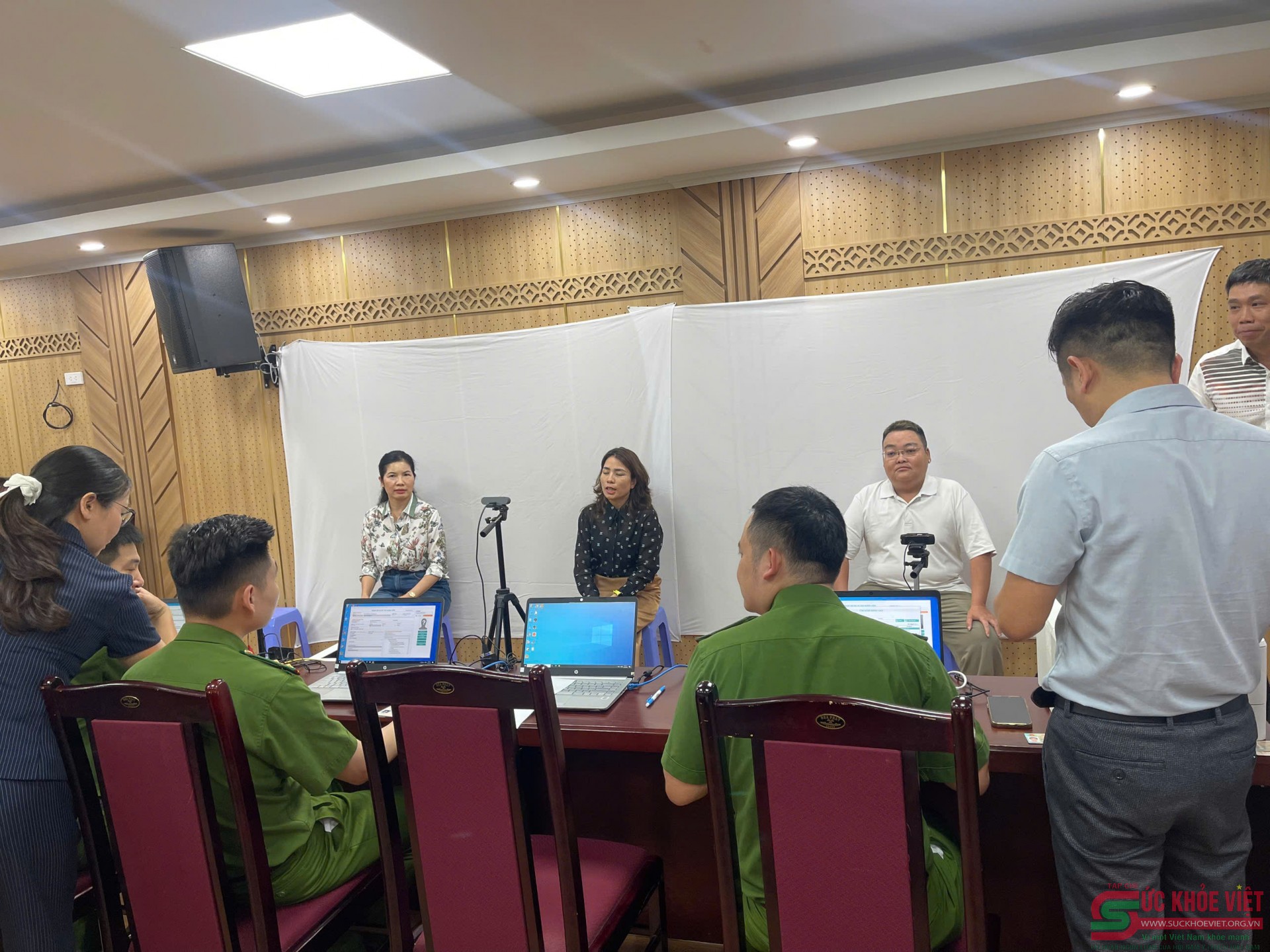 Phường Hoàn Kiếm: Sáng tạo, đẩy nhanh tiến độ cấp đổi thẻ đảng viên